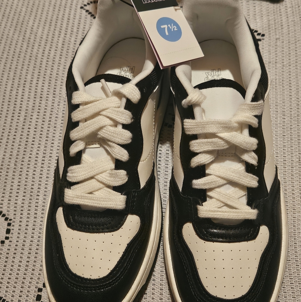 Wild Fable Black and White Men's Sneakers